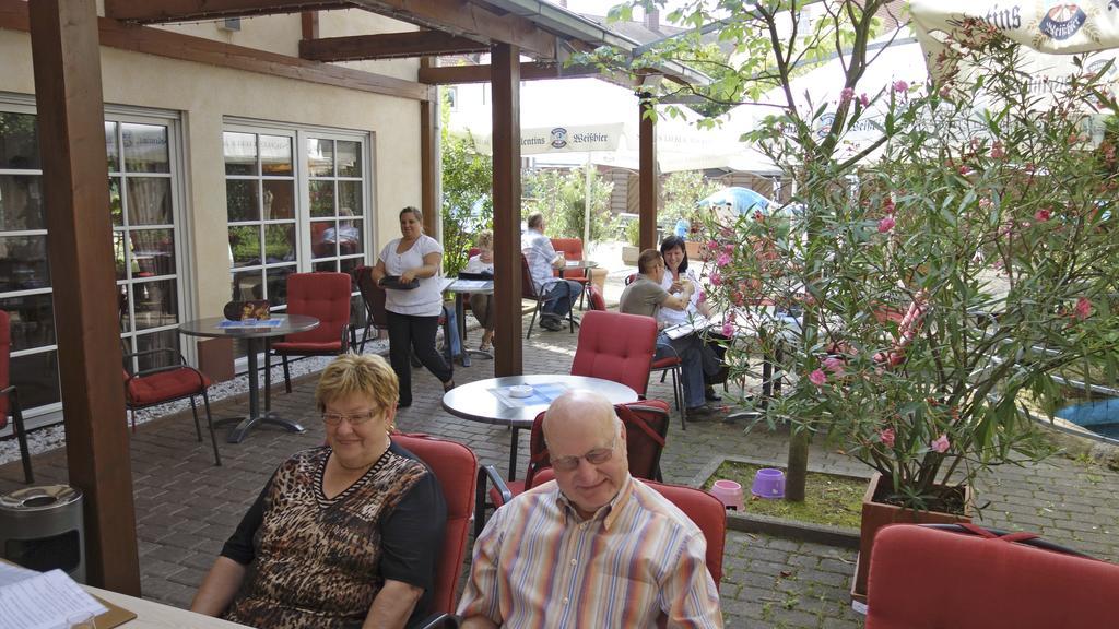 Zum Ochsen Hotel Хауенщайн Екстериор снимка