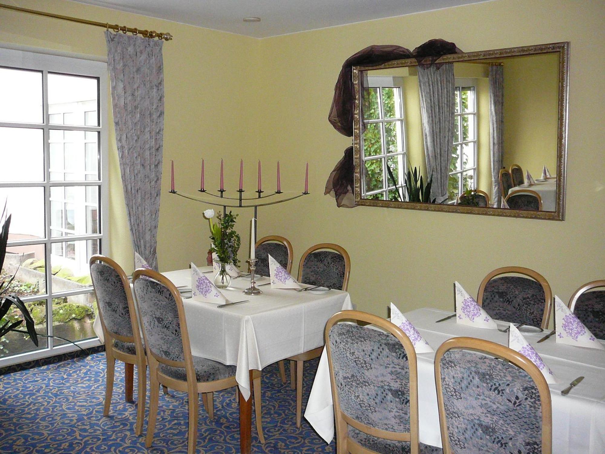 Zum Ochsen Hotel Хауенщайн Екстериор снимка