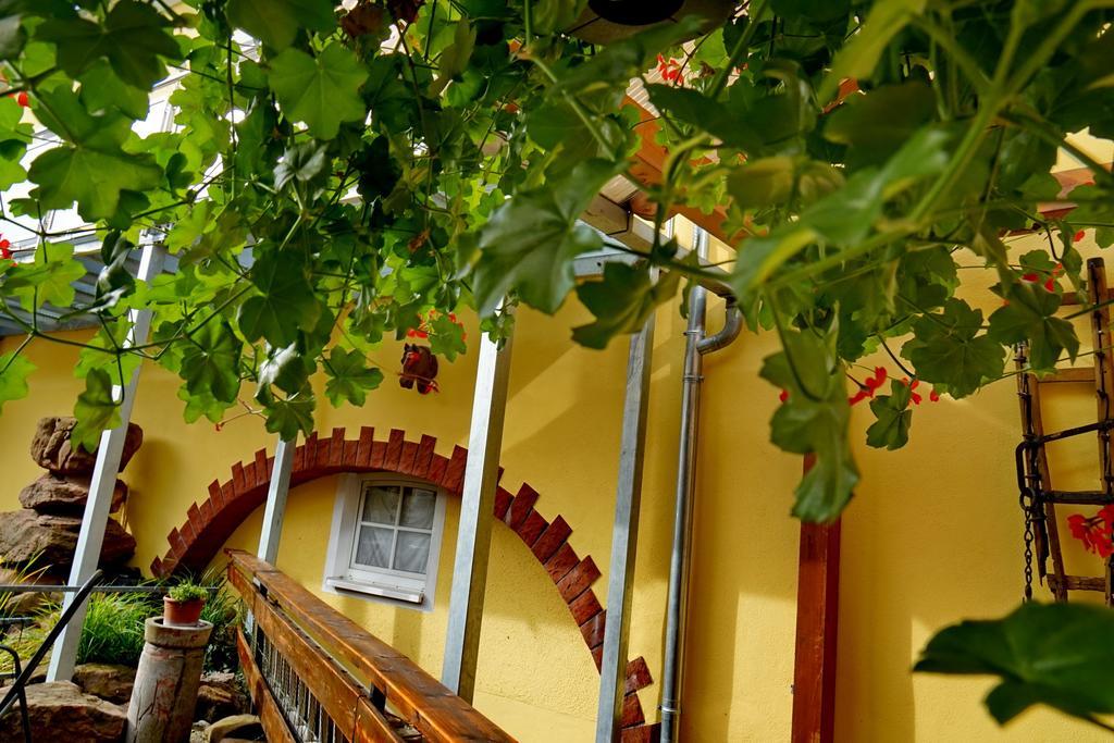 Zum Ochsen Hotel Хауенщайн Екстериор снимка